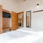 Grebenzen 49b 펜션